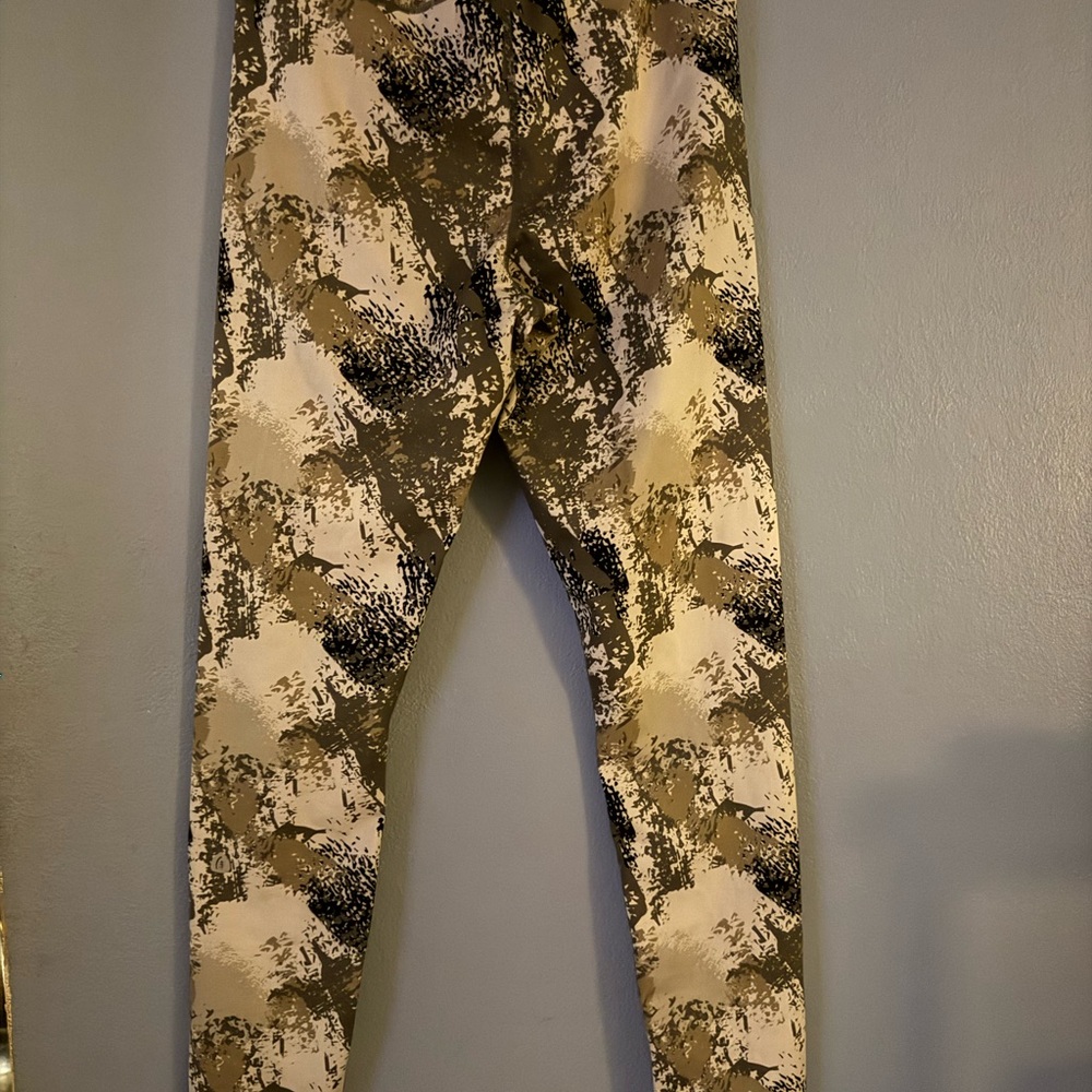 Trendy Camouflage Women Jeggings - Picture 2 of 5